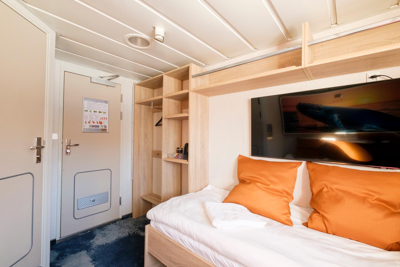 Junior Suite twin bed+bunk, deck 4
