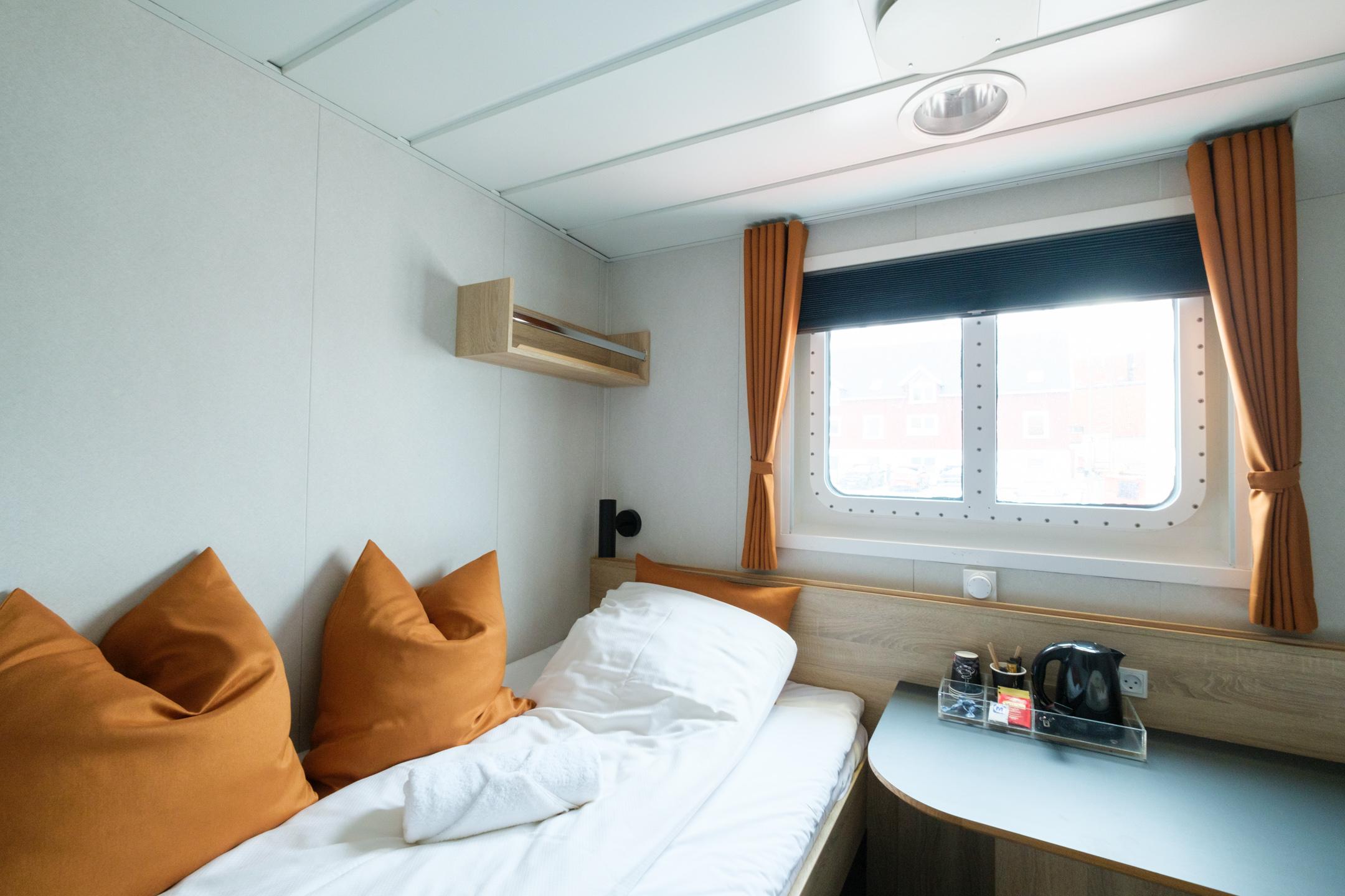 Junior Suite Twin Bed, deck 4