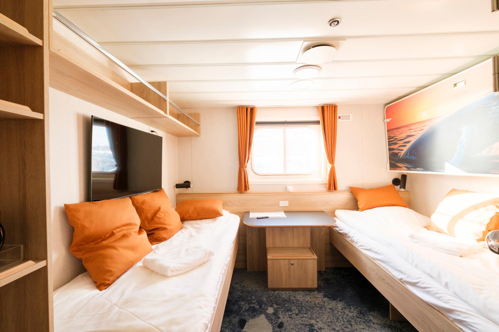 Junior Suite twin bed+bunk, deck 4