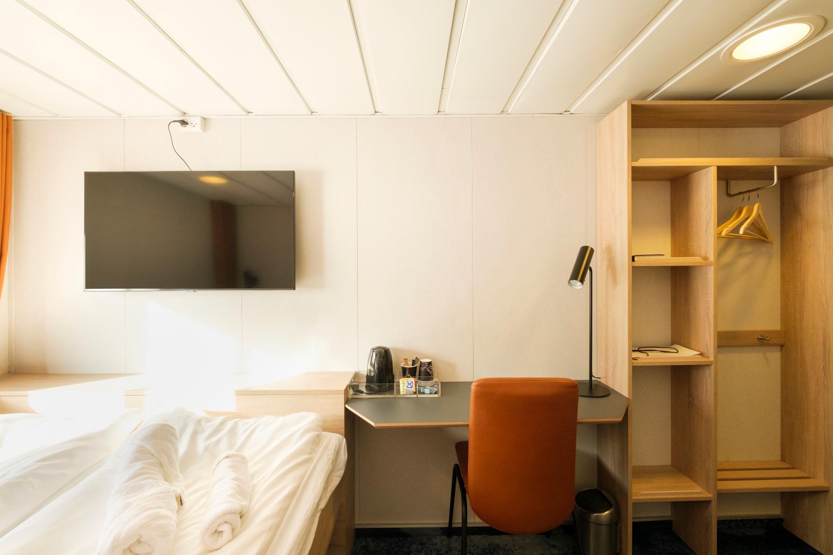 Junior Suite double bed